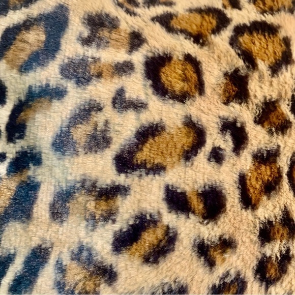 Leopard Crossbody Faux Fur Brown Tan Black Animal Print Super Soft Snap Close - Picture 5 of 15